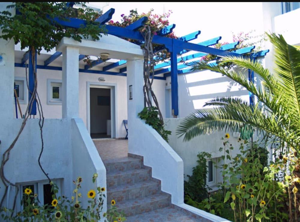 Anna Zisimos Hotel Adamantas  Exterior photo