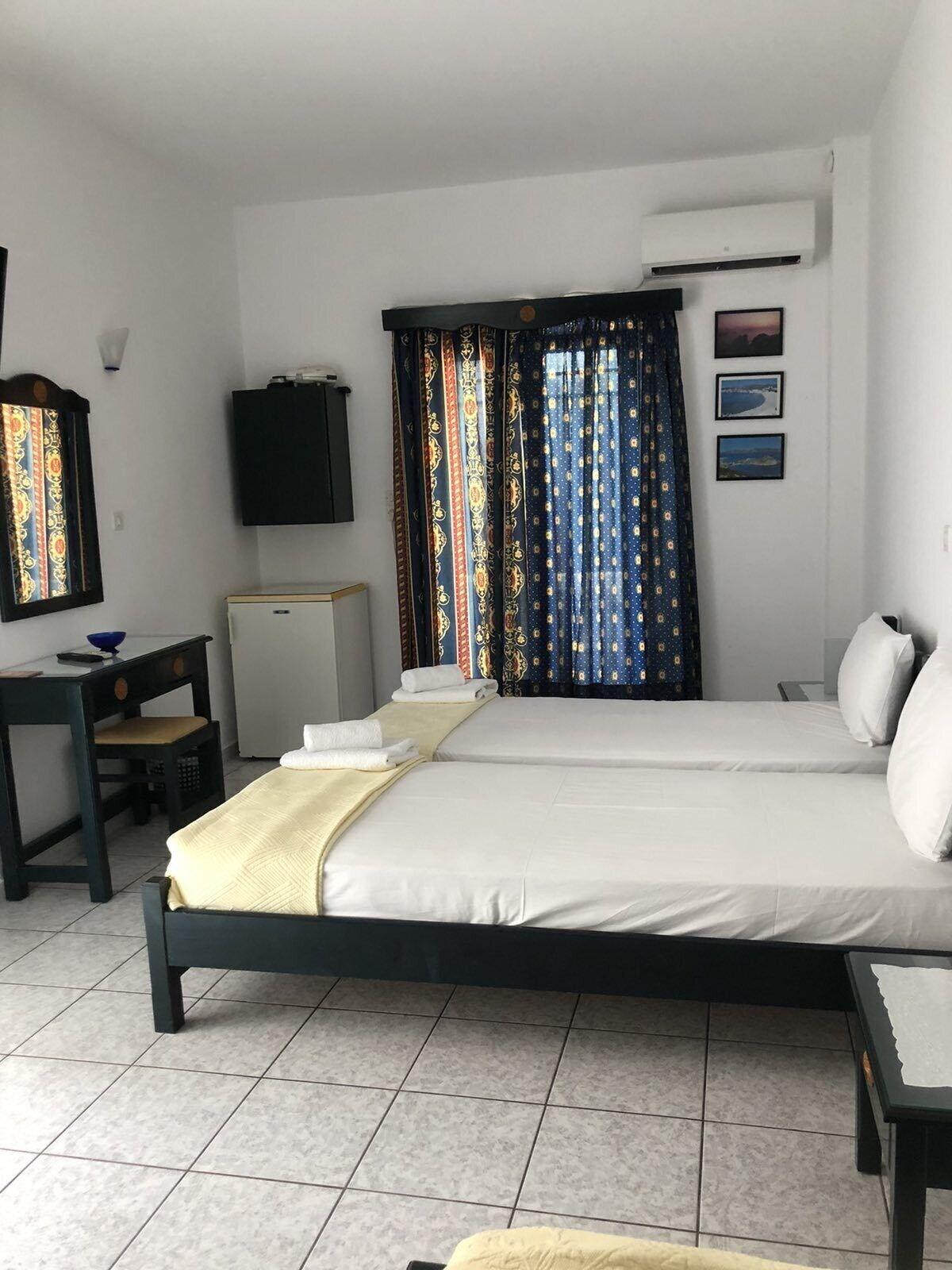 Anna Zisimos Hotel Adamantas  Exterior photo